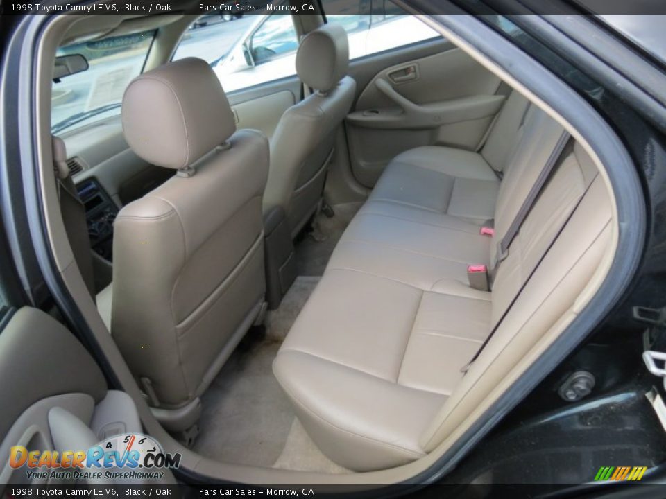 1998 Toyota Camry LE V6 Black / Oak Photo #10