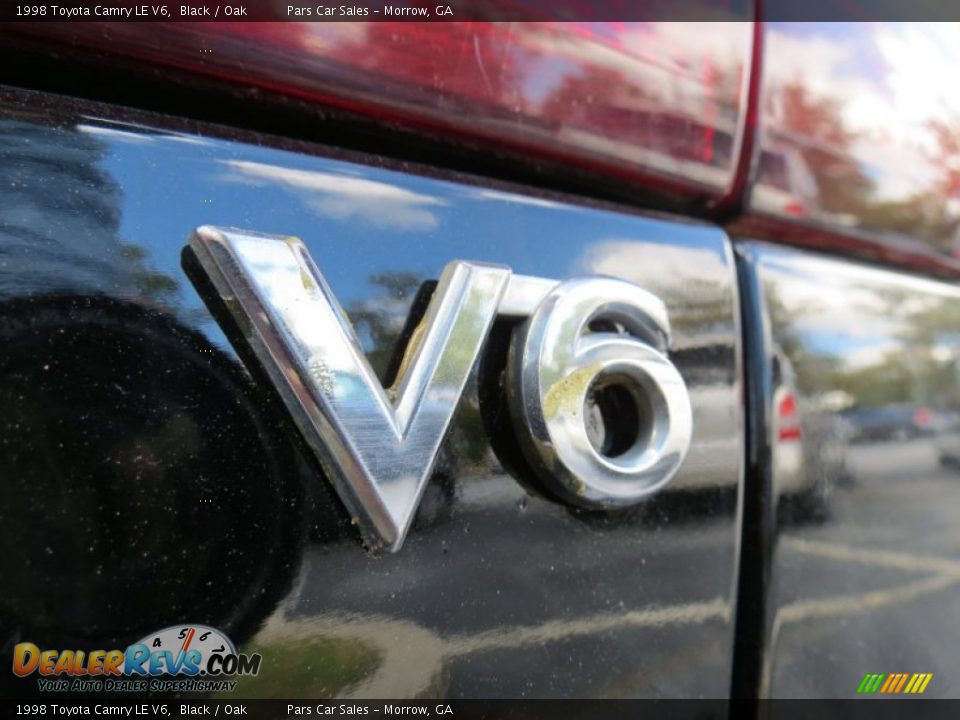 1998 Toyota Camry LE V6 Black / Oak Photo #11