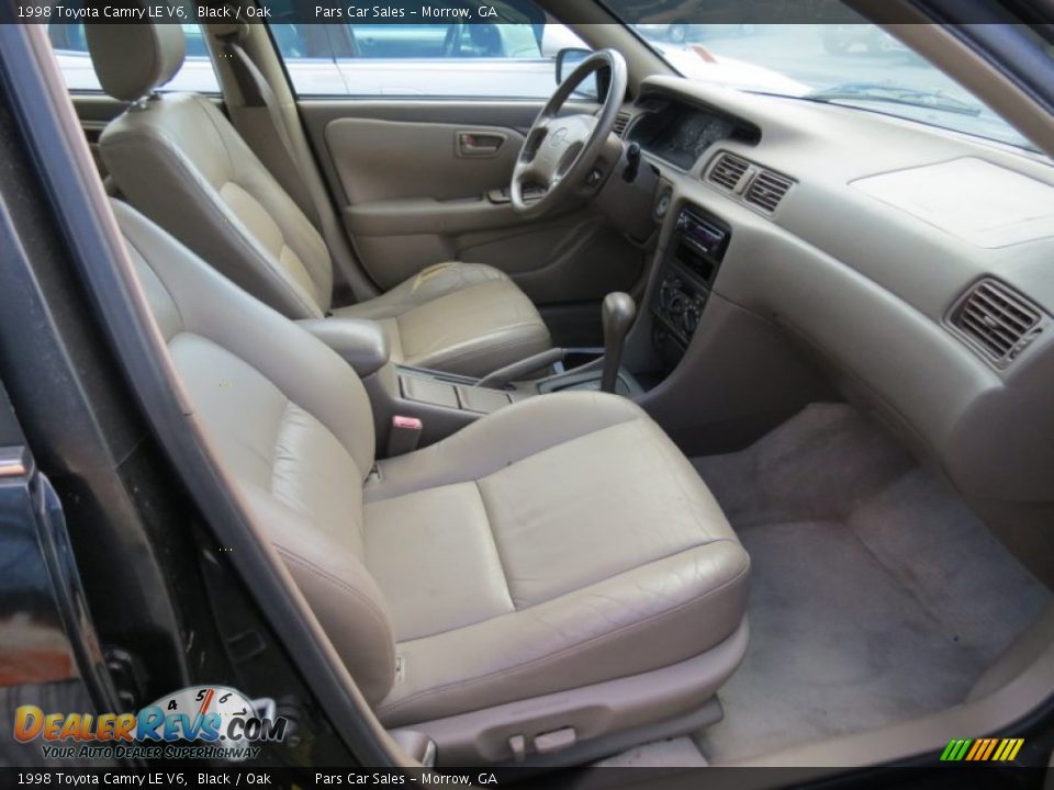 1998 Toyota Camry LE V6 Black / Oak Photo #13