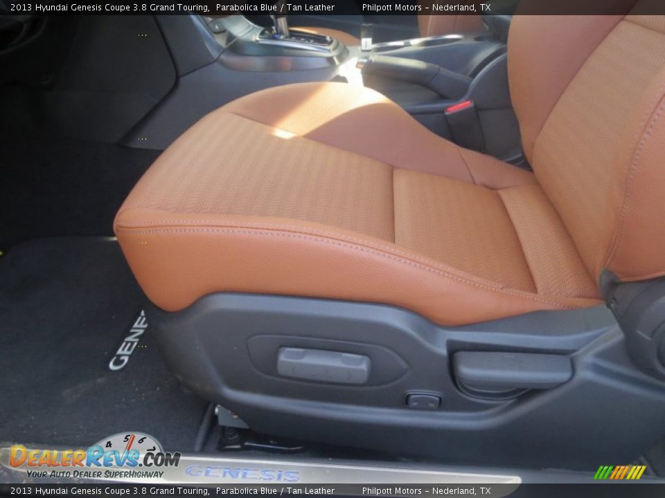 Front Seat of 2013 Hyundai Genesis Coupe 3.8 Grand Touring Photo #24