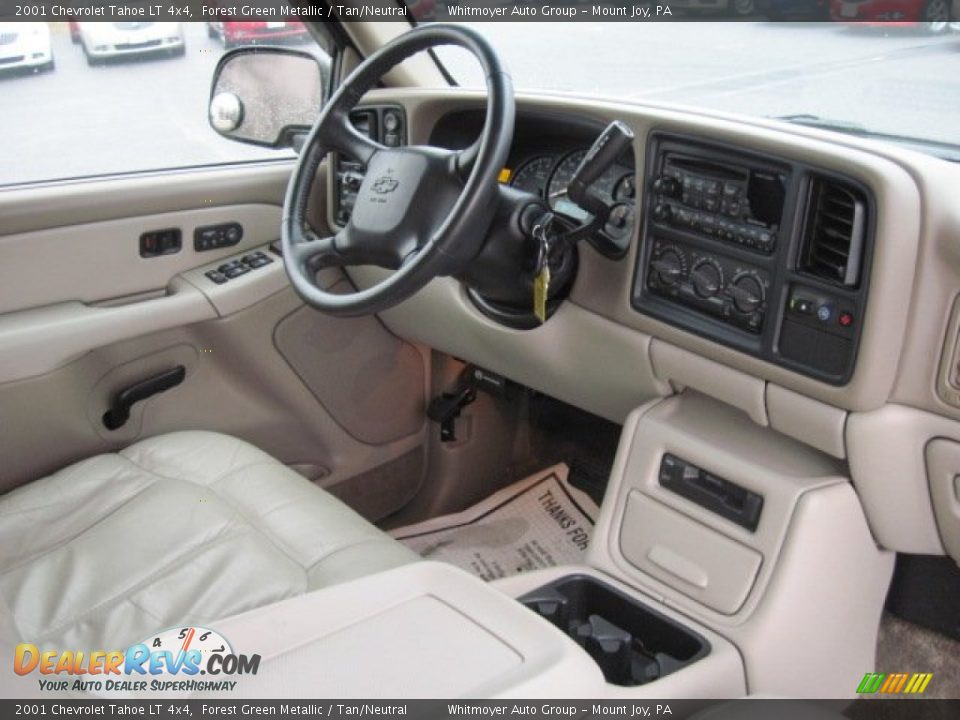 Dashboard of 2001 Chevrolet Tahoe LT 4x4 Photo #8