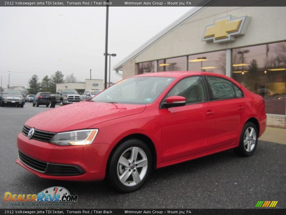 Front 3/4 View of 2012 Volkswagen Jetta TDI Sedan Photo #3