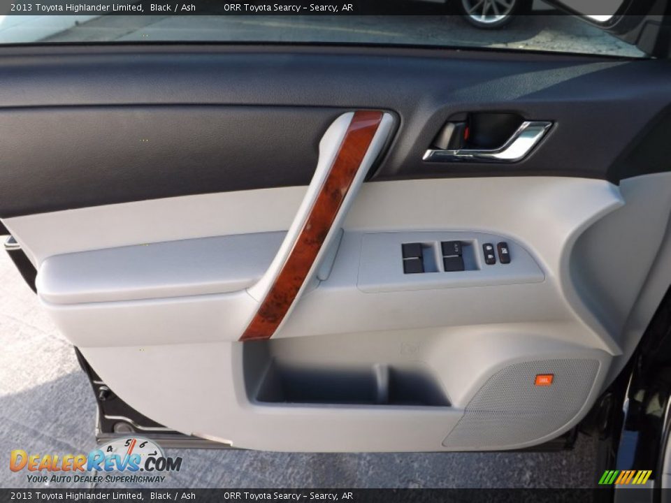 2013 Toyota Highlander Limited Black / Ash Photo #18