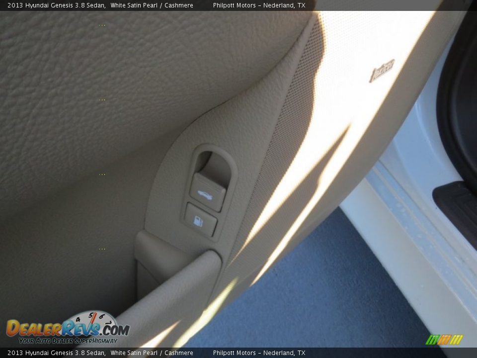 2013 Hyundai Genesis 3.8 Sedan White Satin Pearl / Cashmere Photo #22
