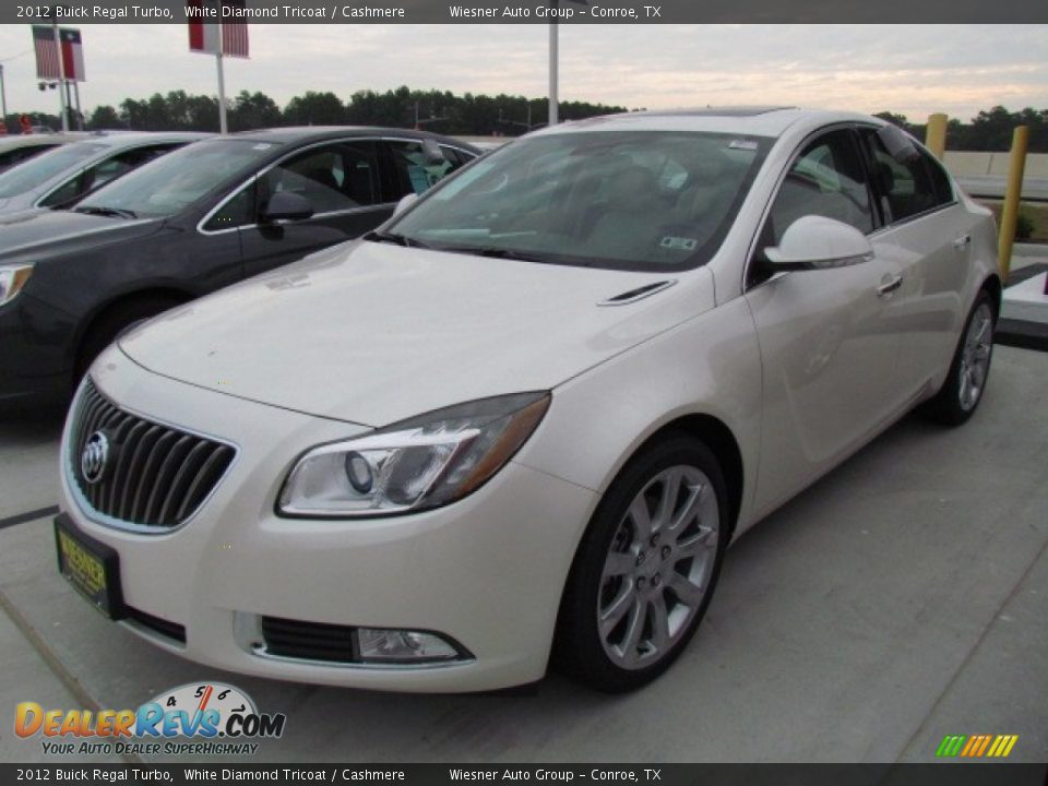 Front 3/4 View of 2012 Buick Regal Turbo Photo #2