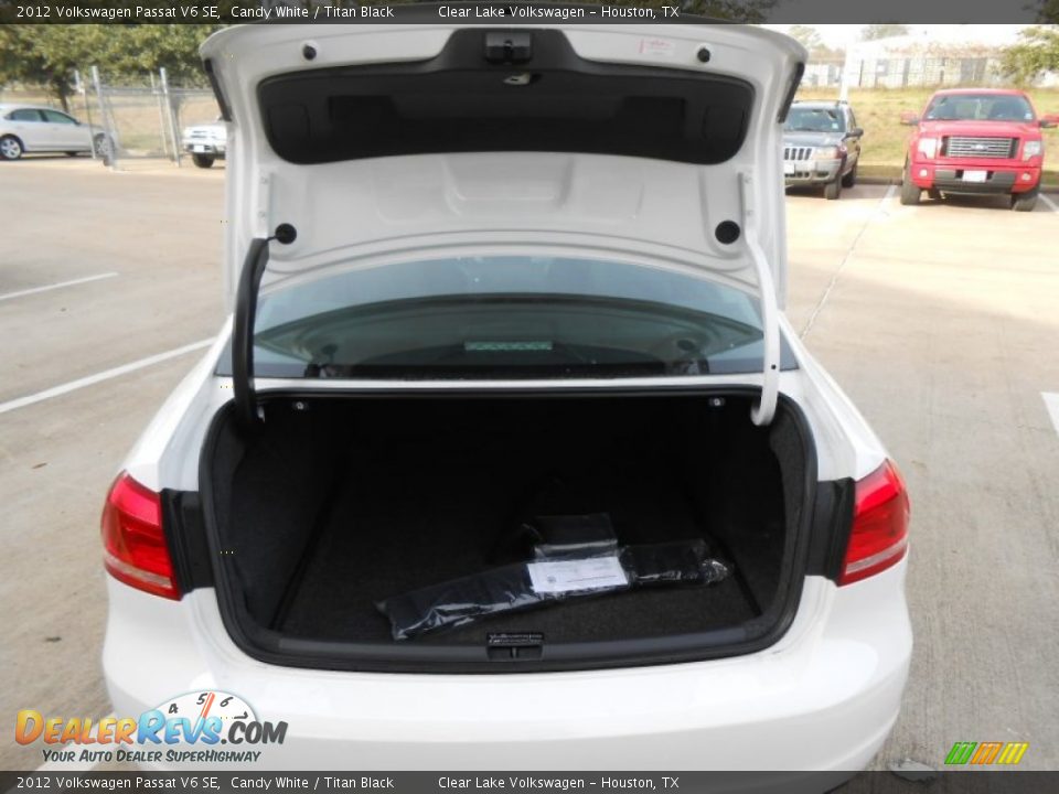 2012 Volkswagen Passat V6 SE Candy White / Titan Black Photo #11