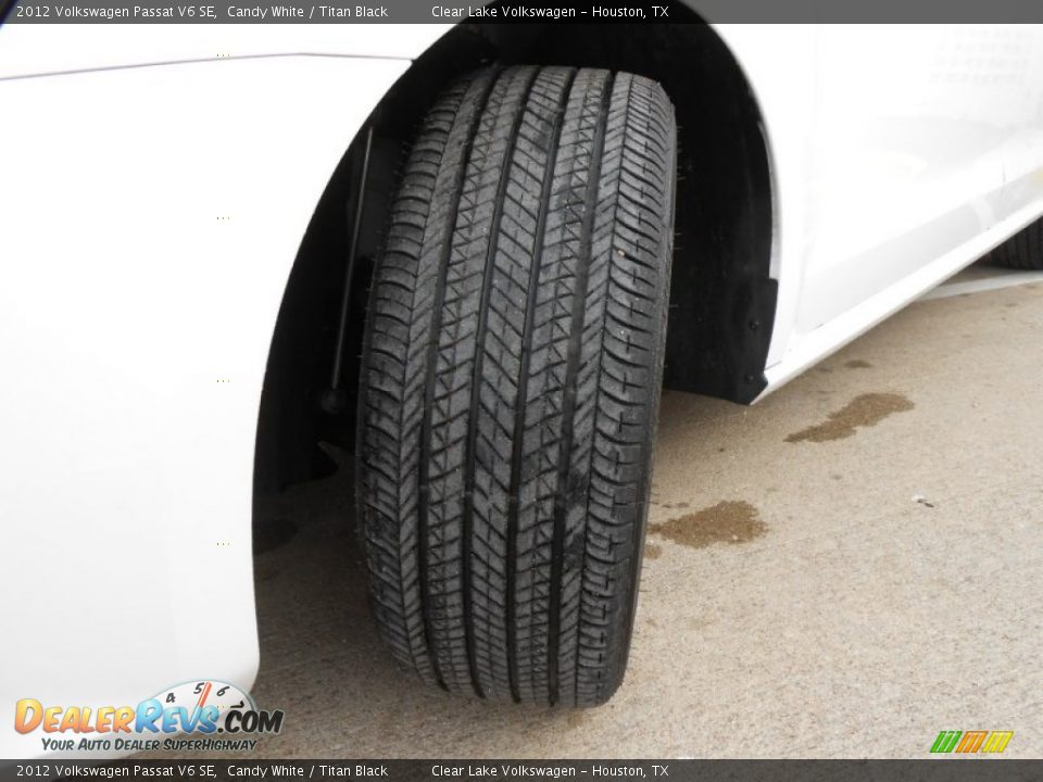 2012 Volkswagen Passat V6 SE Candy White / Titan Black Photo #12