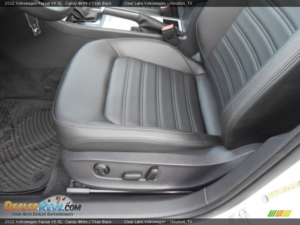 2012 Volkswagen Passat V6 SE Candy White / Titan Black Photo #15