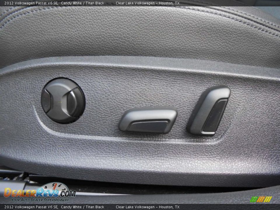 2012 Volkswagen Passat V6 SE Candy White / Titan Black Photo #16