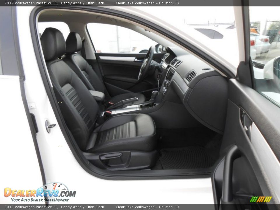 2012 Volkswagen Passat V6 SE Candy White / Titan Black Photo #18