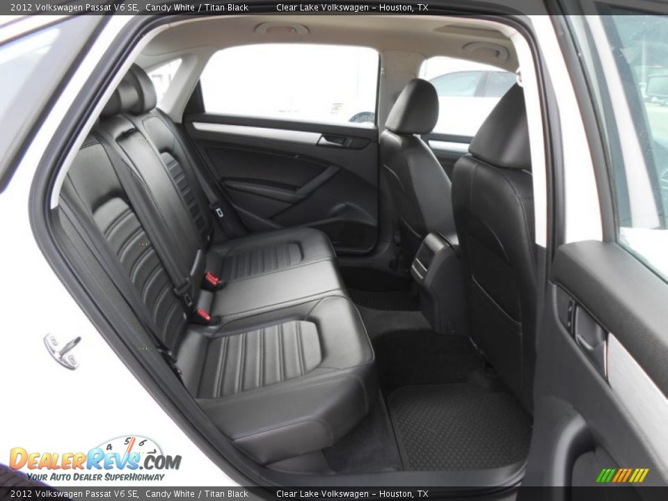 2012 Volkswagen Passat V6 SE Candy White / Titan Black Photo #20
