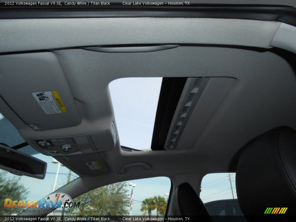 2012 Volkswagen Passat V6 SE Candy White / Titan Black Photo #33