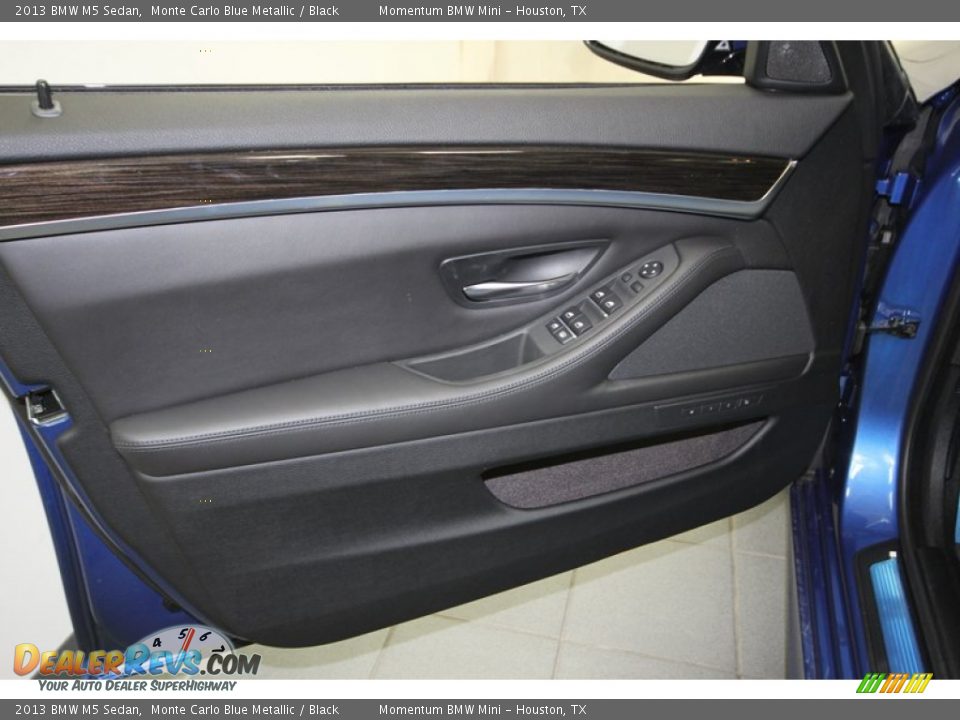 Door Panel of 2013 BMW M5 Sedan Photo #13