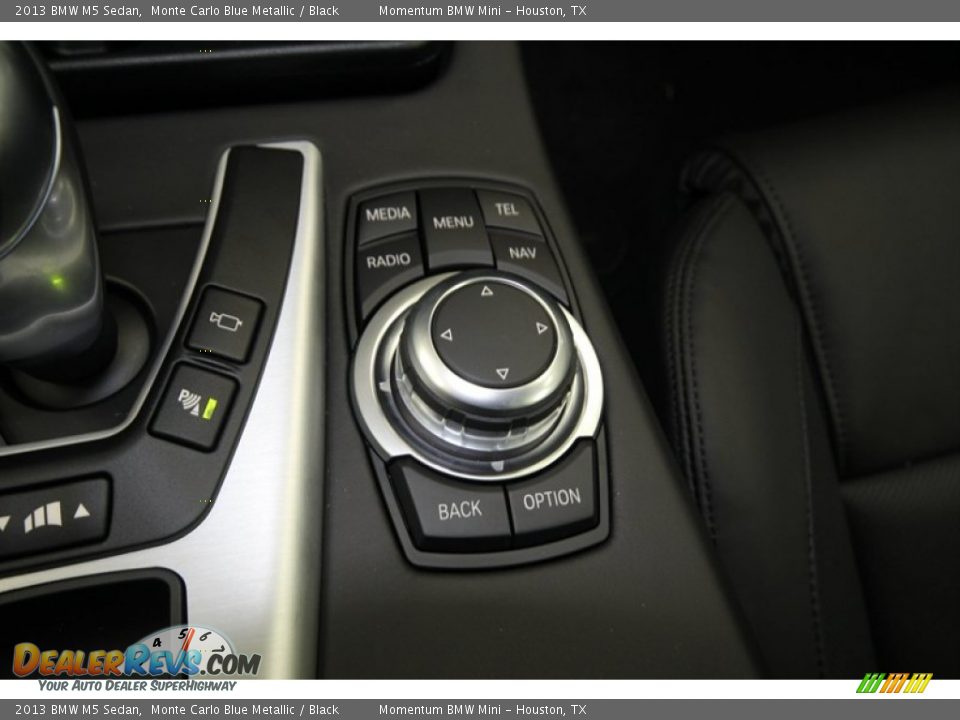 Controls of 2013 BMW M5 Sedan Photo #20