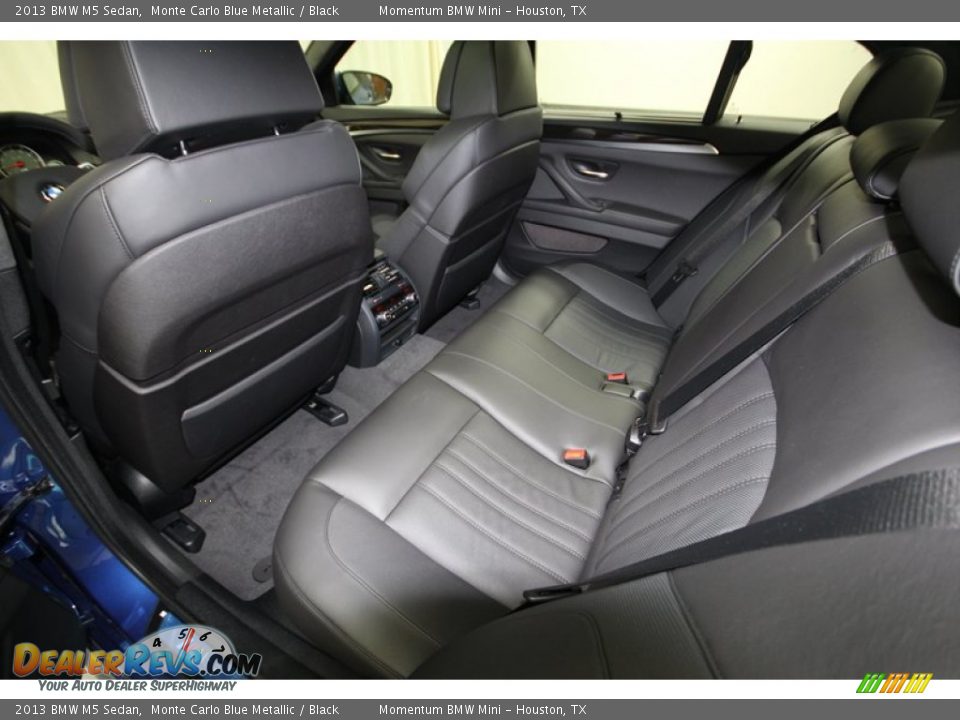 Rear Seat of 2013 BMW M5 Sedan Photo #26