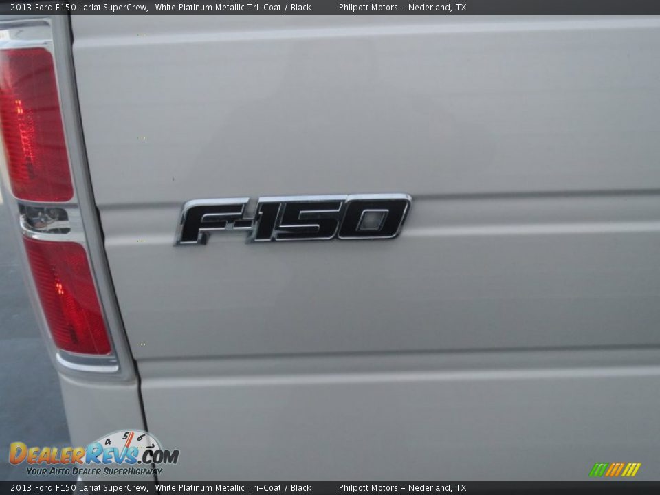 2013 Ford F150 Lariat SuperCrew White Platinum Metallic Tri-Coat / Black Photo #17