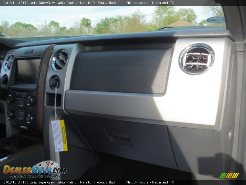 2013 Ford F150 Lariat SuperCrew White Platinum Metallic Tri-Coat / Black Photo #20
