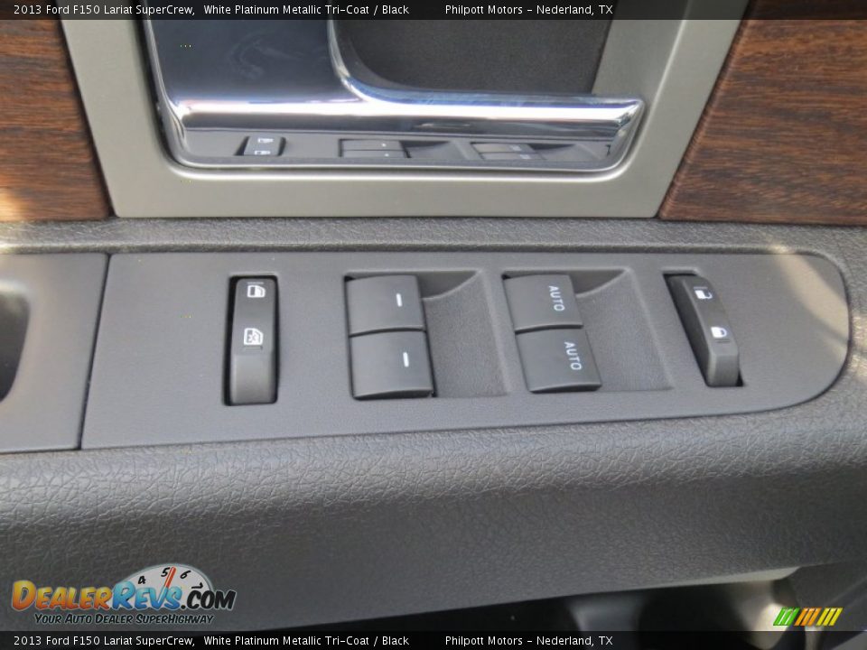 2013 Ford F150 Lariat SuperCrew White Platinum Metallic Tri-Coat / Black Photo #24
