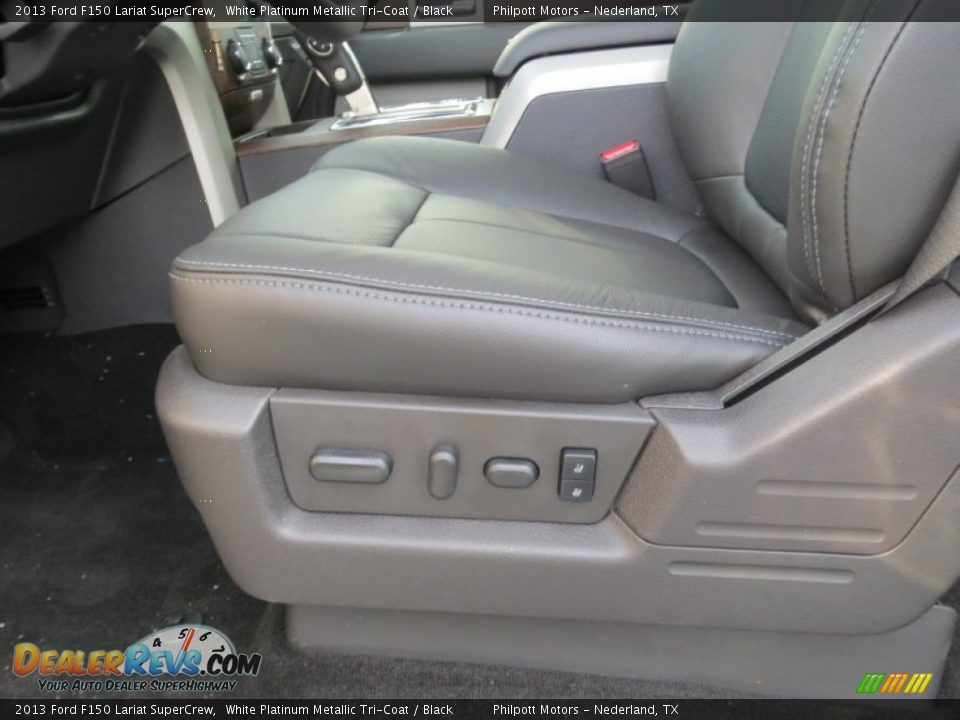 2013 Ford F150 Lariat SuperCrew White Platinum Metallic Tri-Coat / Black Photo #26