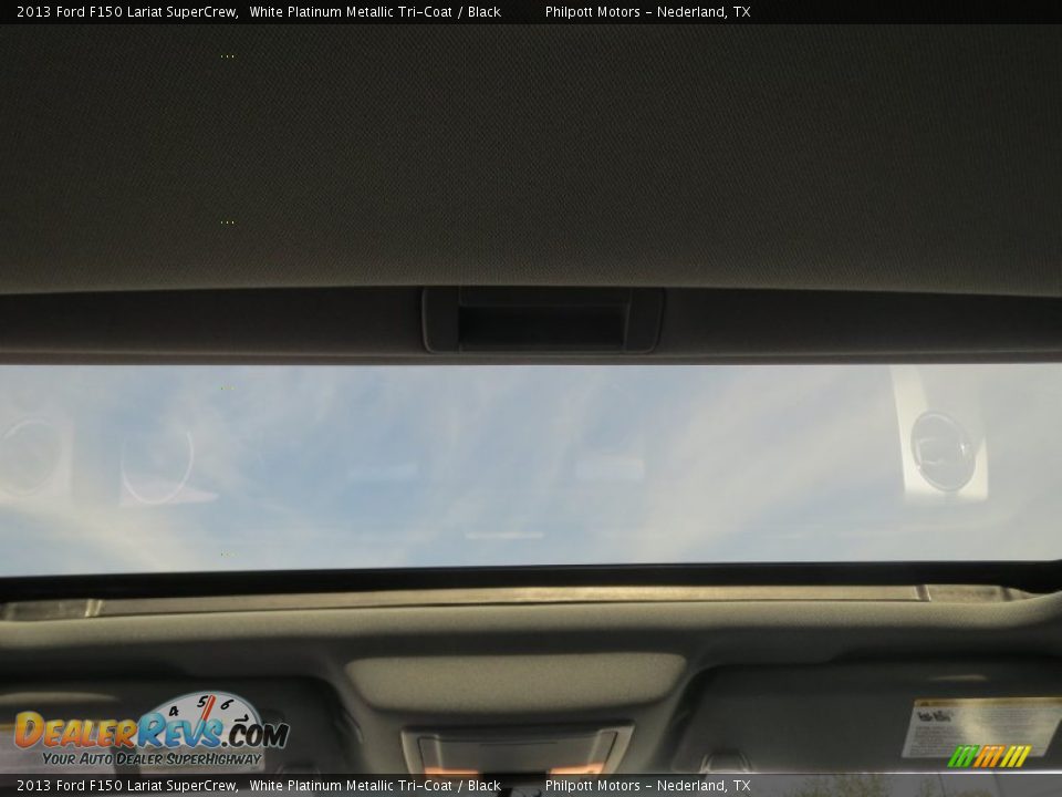 2013 Ford F150 Lariat SuperCrew White Platinum Metallic Tri-Coat / Black Photo #27
