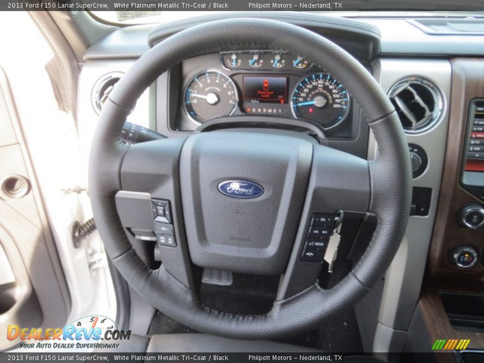 2013 Ford F150 Lariat SuperCrew White Platinum Metallic Tri-Coat / Black Photo #33