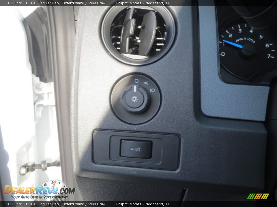 2013 Ford F150 XL Regular Cab Oxford White / Steel Gray Photo #29