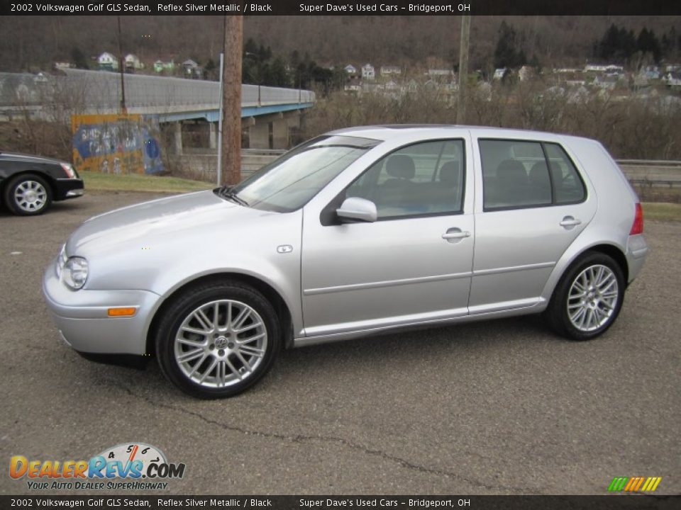 Front 3/4 View of 2002 Volkswagen Golf GLS Sedan Photo #1