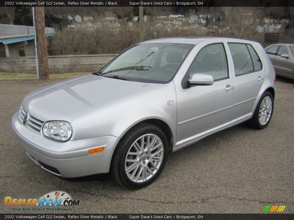 Front 3/4 View of 2002 Volkswagen Golf GLS Sedan Photo #15