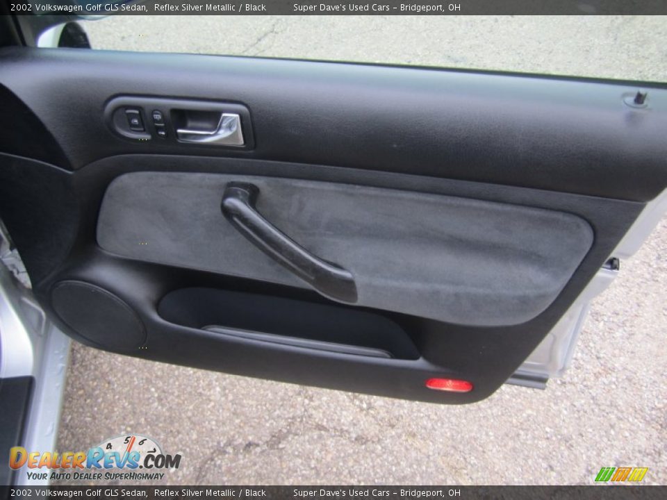 Door Panel of 2002 Volkswagen Golf GLS Sedan Photo #27