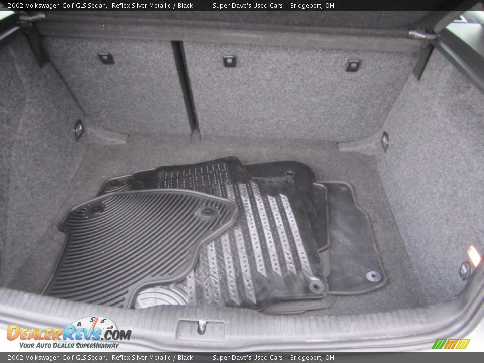 2002 Volkswagen Golf GLS Sedan Trunk Photo #28