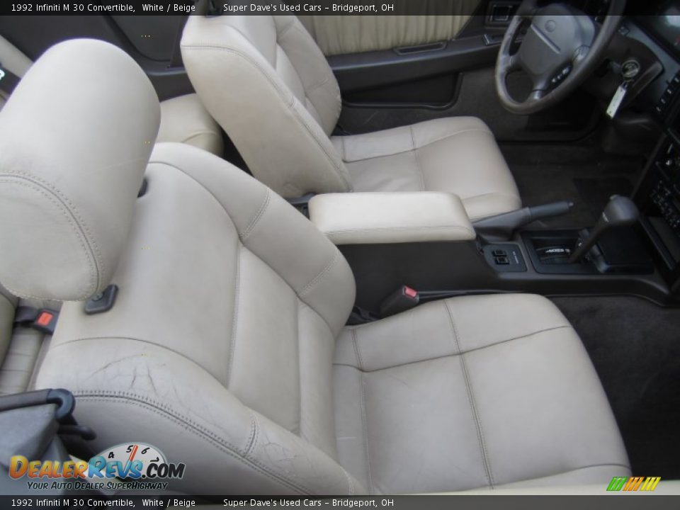 Front Seat of 1992 Infiniti M 30 Convertible Photo #23