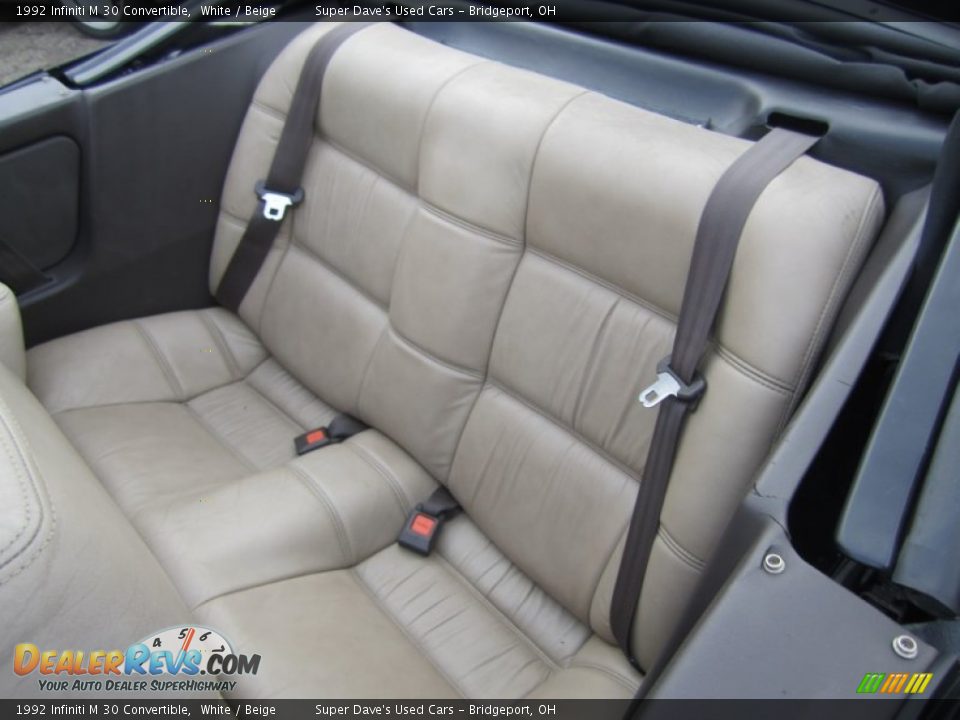 Rear Seat of 1992 Infiniti M 30 Convertible Photo #27
