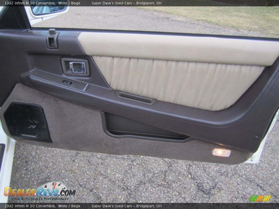 Door Panel of 1992 Infiniti M 30 Convertible Photo #30