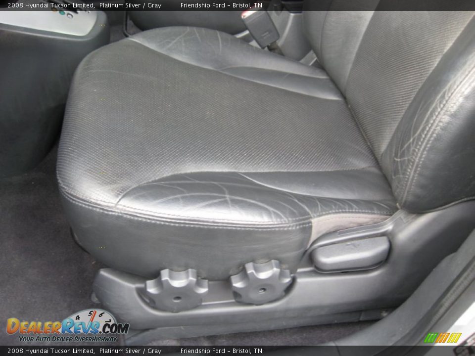 2008 Hyundai Tucson Limited Platinum Silver / Gray Photo #17