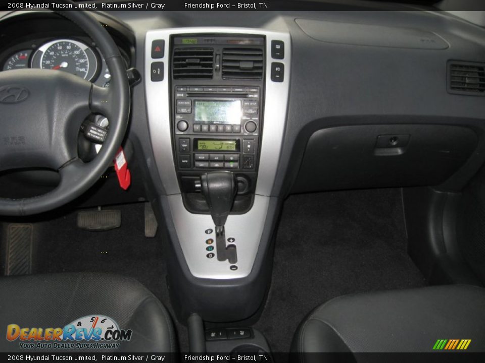 2008 Hyundai Tucson Limited Platinum Silver / Gray Photo #26