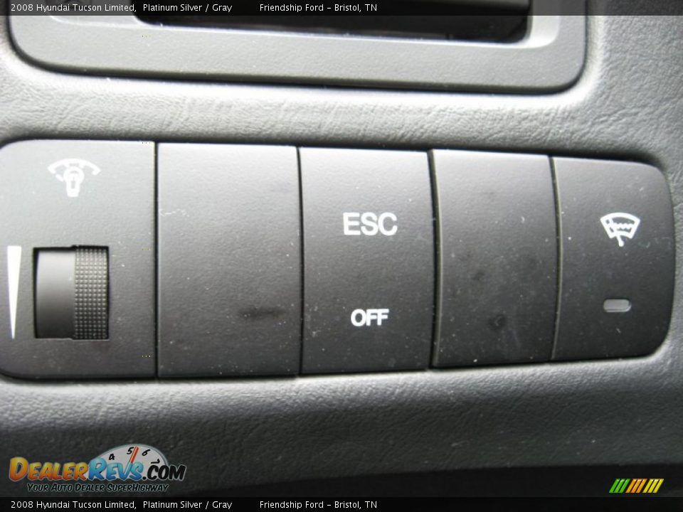 2008 Hyundai Tucson Limited Platinum Silver / Gray Photo #32