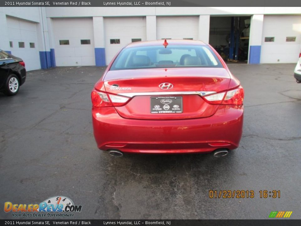 2011 Hyundai Sonata SE Venetian Red / Black Photo #4