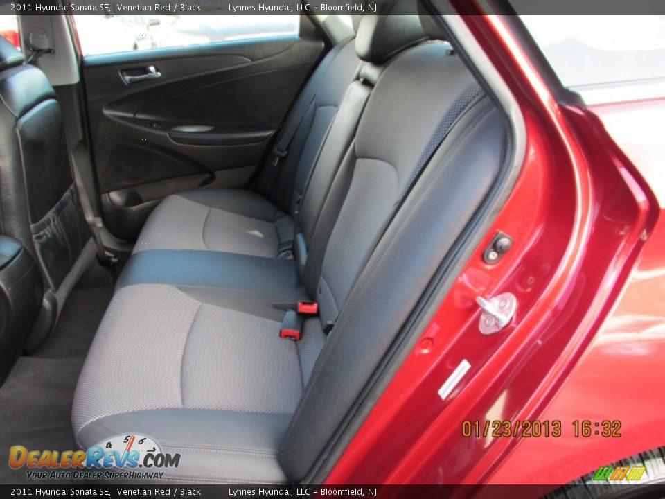 2011 Hyundai Sonata SE Venetian Red / Black Photo #8