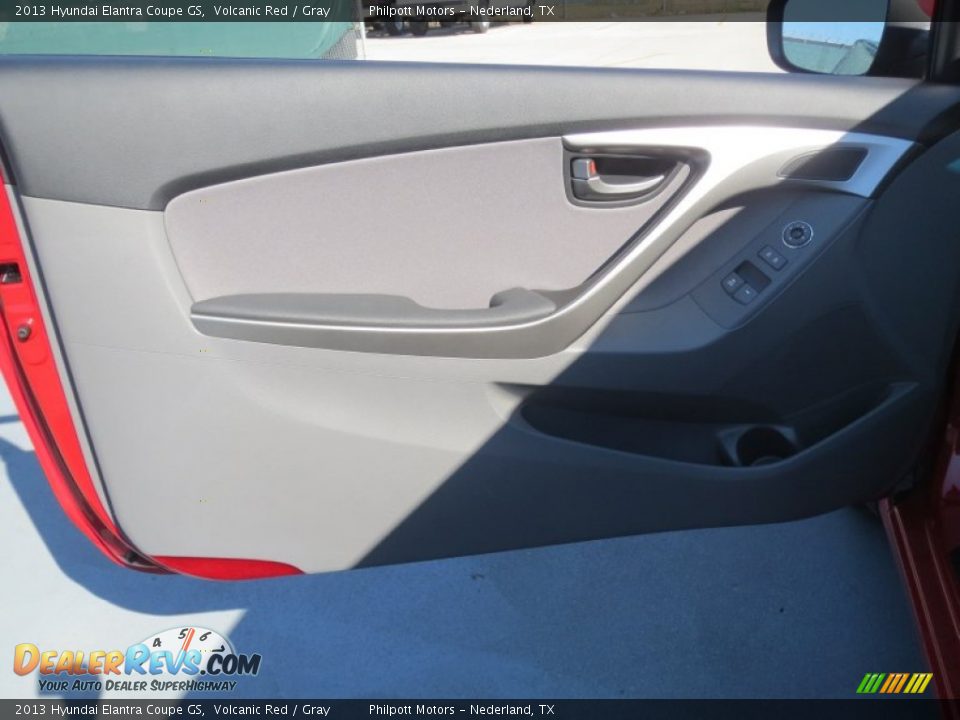 2013 Hyundai Elantra Coupe GS Volcanic Red / Gray Photo #17