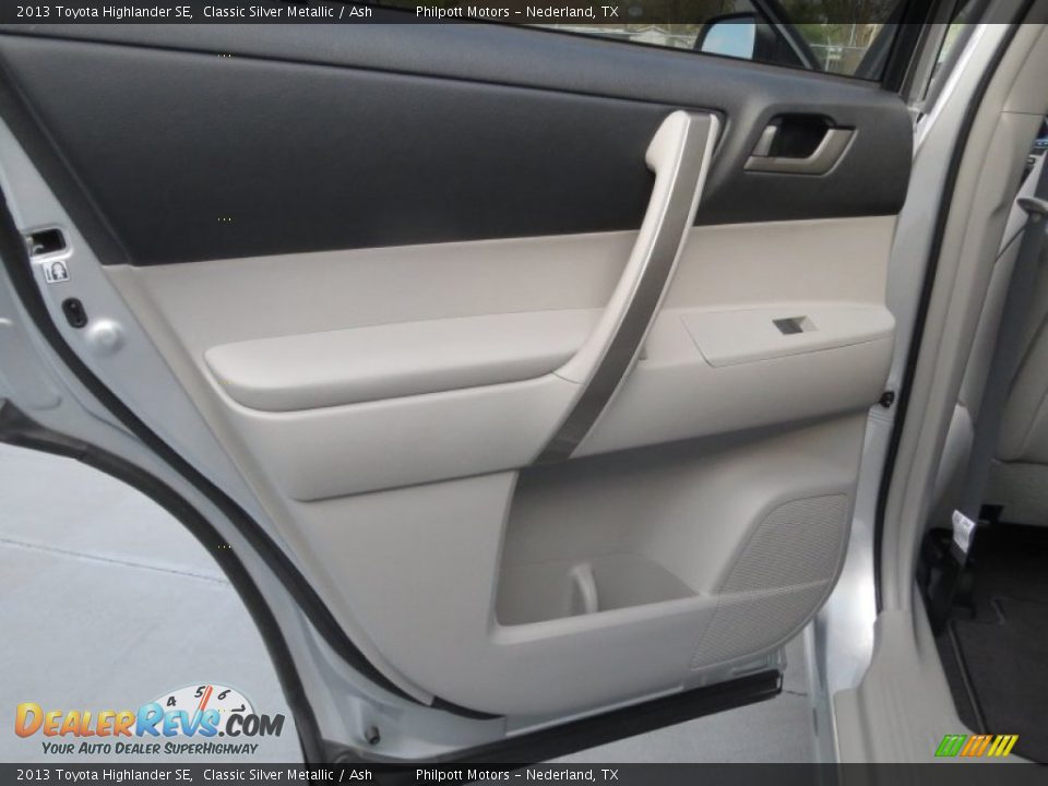2013 Toyota Highlander SE Classic Silver Metallic / Ash Photo #16