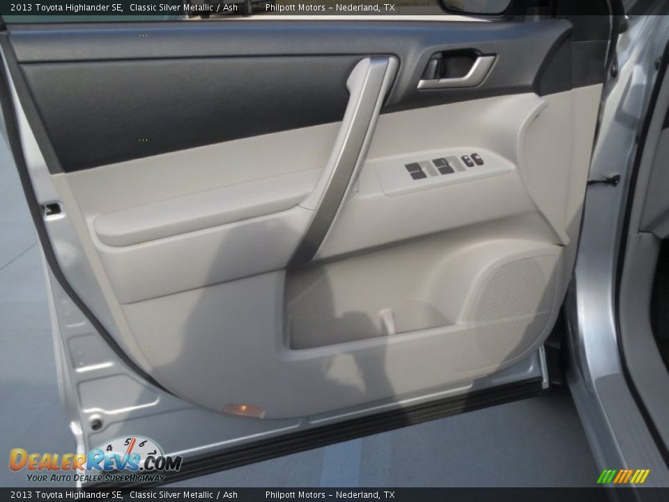2013 Toyota Highlander SE Classic Silver Metallic / Ash Photo #19