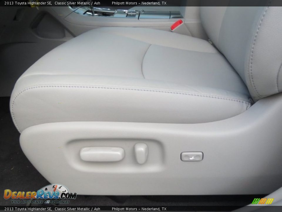 2013 Toyota Highlander SE Classic Silver Metallic / Ash Photo #22