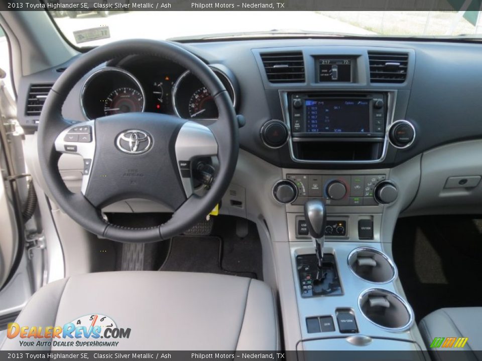 2013 Toyota Highlander SE Classic Silver Metallic / Ash Photo #24