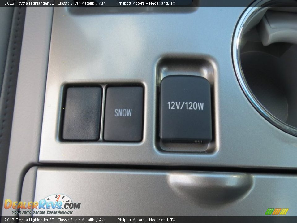 2013 Toyota Highlander SE Classic Silver Metallic / Ash Photo #32