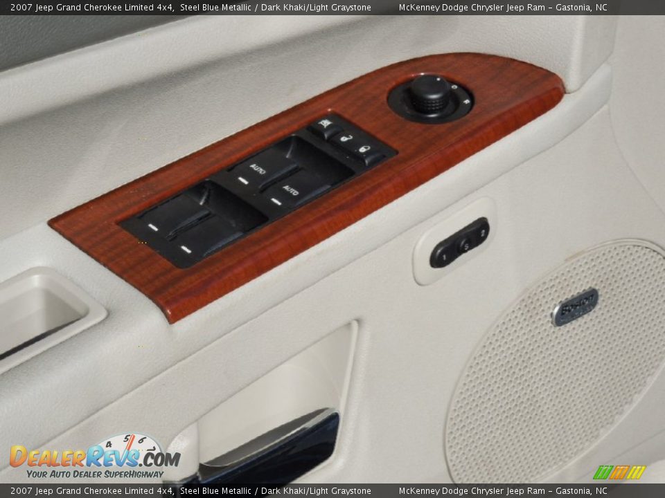 2007 Jeep Grand Cherokee Limited 4x4 Steel Blue Metallic / Dark Khaki/Light Graystone Photo #11