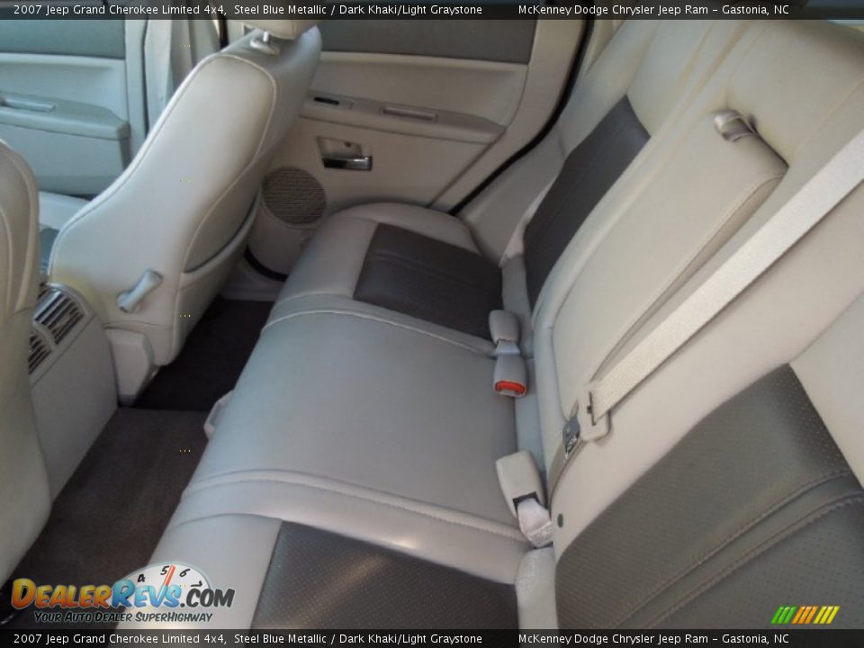 2007 Jeep Grand Cherokee Limited 4x4 Steel Blue Metallic / Dark Khaki/Light Graystone Photo #18