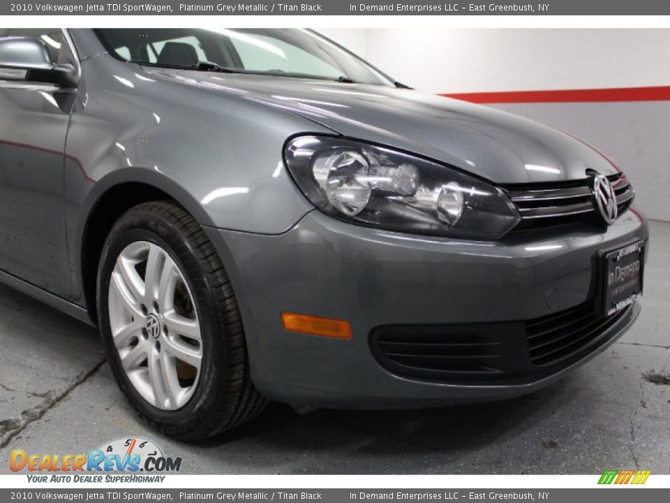 2010 Volkswagen Jetta TDI SportWagen Platinum Grey Metallic / Titan Black Photo #18