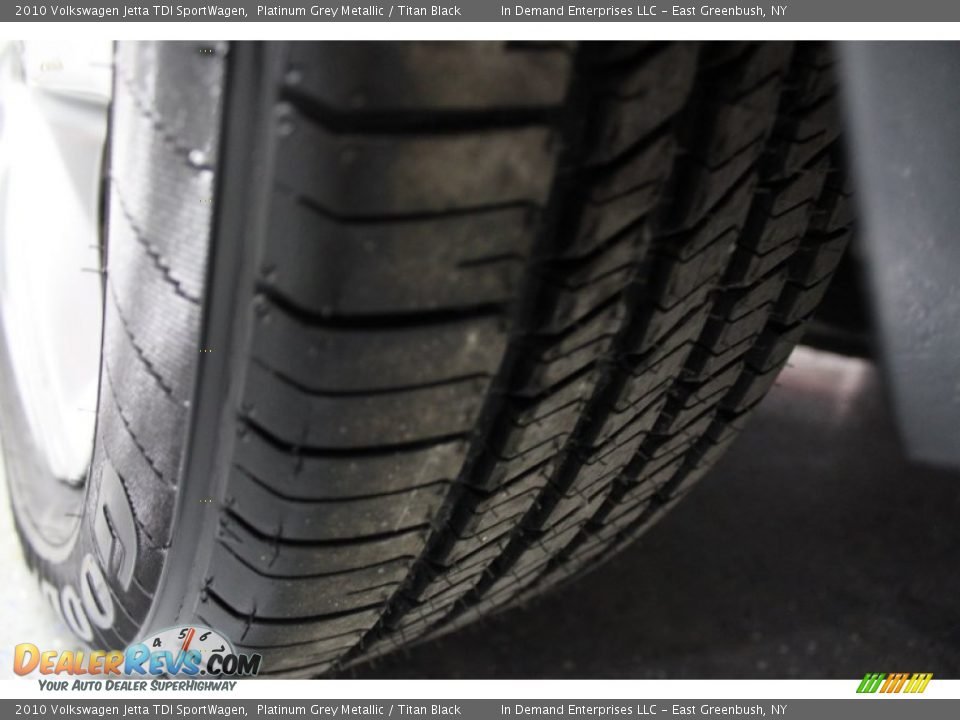 2010 Volkswagen Jetta TDI SportWagen Platinum Grey Metallic / Titan Black Photo #25