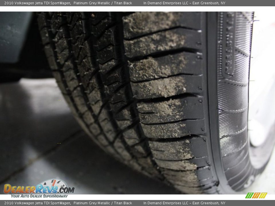 2010 Volkswagen Jetta TDI SportWagen Platinum Grey Metallic / Titan Black Photo #31