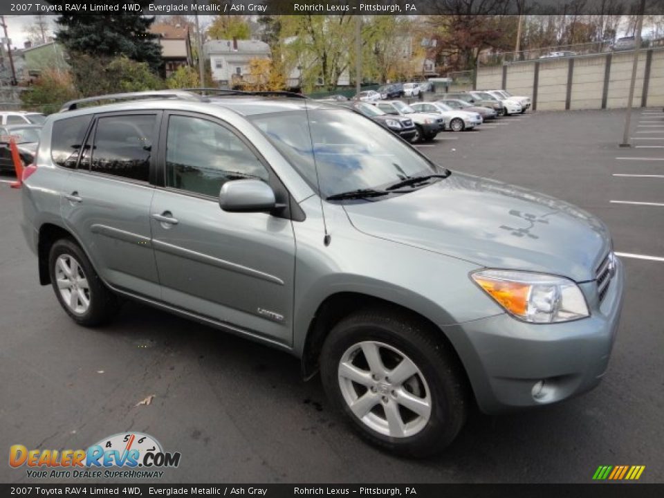 Front 3/4 View of 2007 Toyota RAV4 Limited 4WD Photo #3